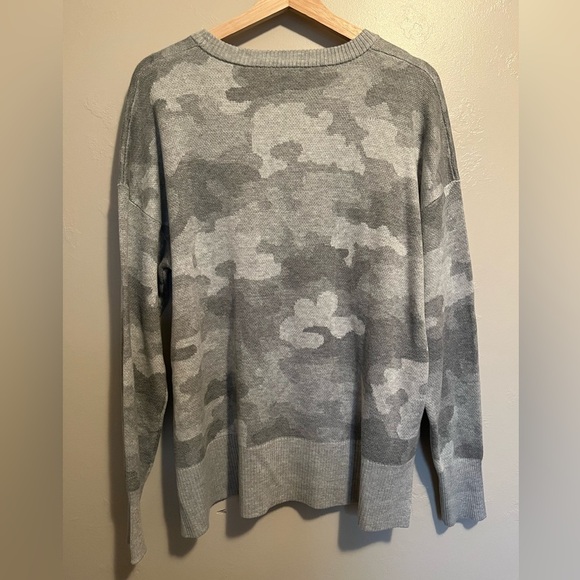 Eddie Bauer Women Long Sleeves Camouflage Sweater - Picture 10 of 11